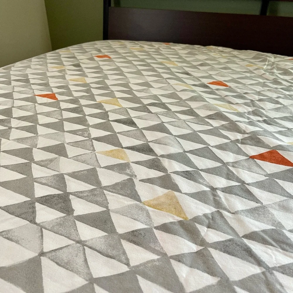 West Elm Duvet Cover Mod Triangle - Queen
